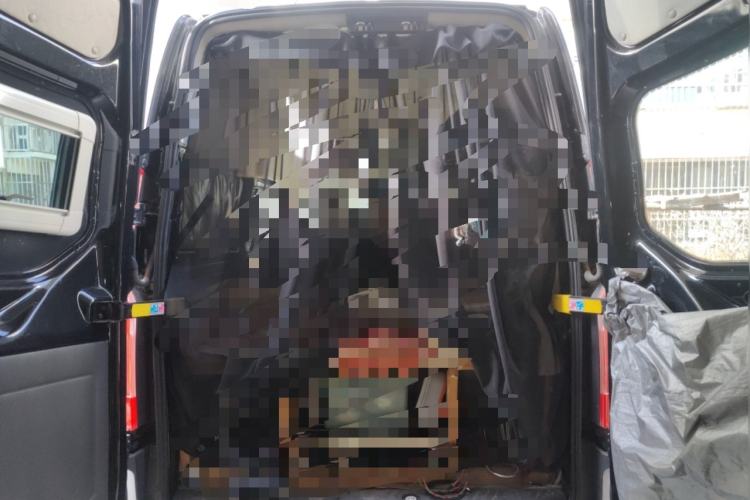 Used Ford Transit 2017 2.0T Gasoline Multi-Purpose Commercial Vehicle Mid-Drive Mid-Roof China V Standard
