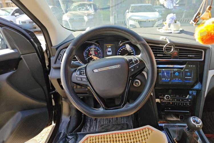 Used Venucia D60 2019 1.6L XL Manual SmartConnect Elite Edition
