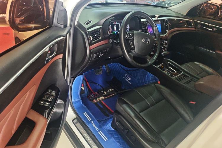 Used GAC Trumpchi GS8 2017 320T Two-Wheel Drive Luxury Edition (7 Seats)
