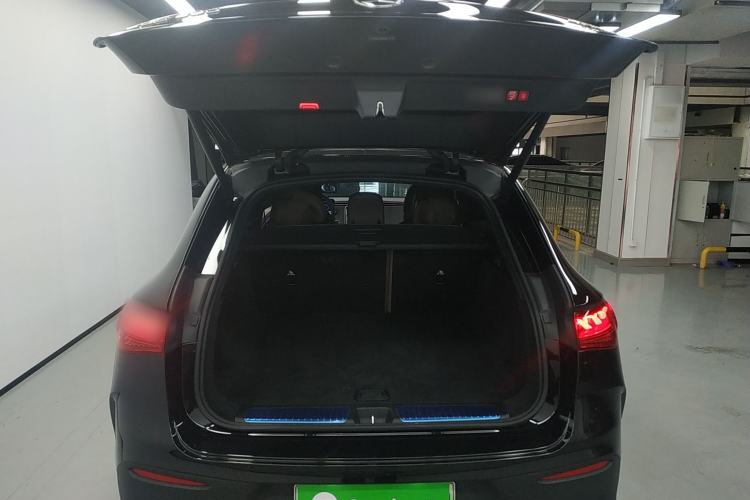 Used Mercedes-Benz EQE SUV 2024 500 4MATIC Luxury Edition Trunk