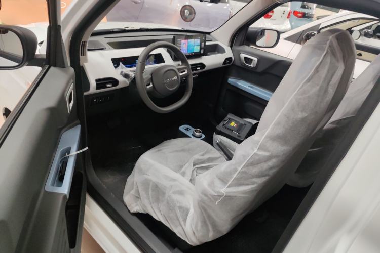 Used Geely Galaxy Panda 2024 Panda Mini 200km Endurance Bear Driver Seat