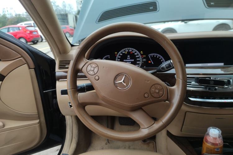 Used Mercedes-Benz S-Class 2012 S 300 L Luxury Grand Edition Steering Wheel