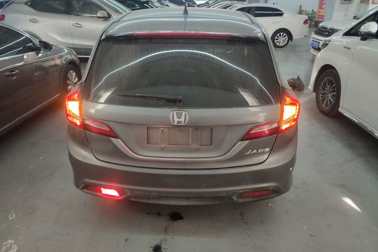 Used Honda Jade 2013 1.8L automatic Comfort version 6 seats
