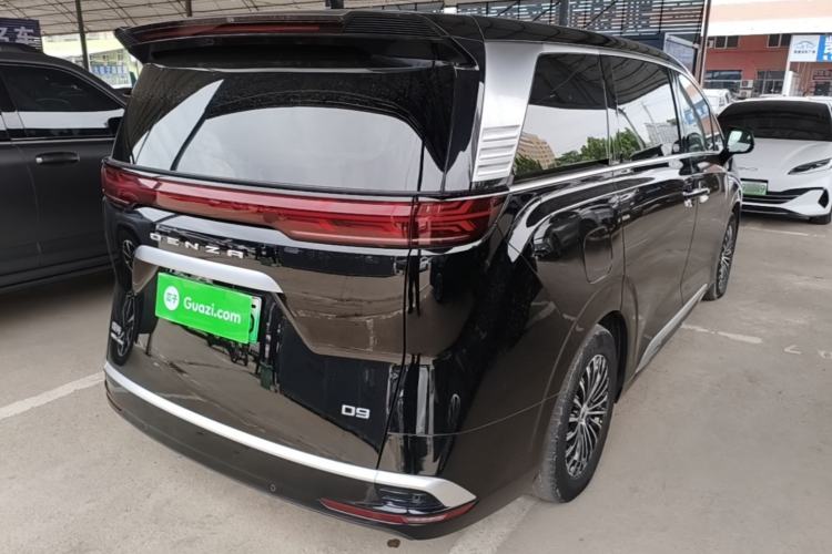 Used Denza D9 2022 DM-i 970 Four-Wheel Drive Prestige Model
