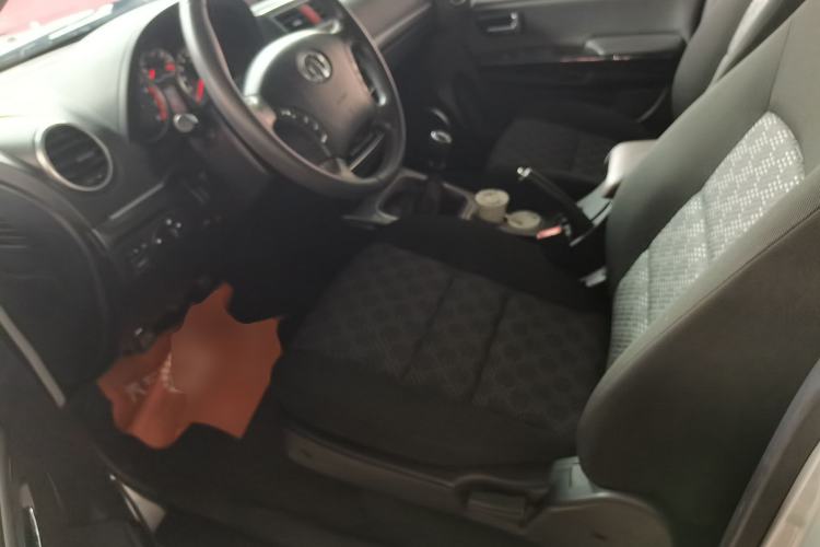 Used Haval H5 Classic 2013 Zhizun Edition 2.0T Manual Two-Wheel Drive Entry-Level Model Left Front Seat