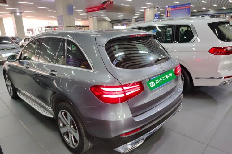 Used Mercedes-Benz GLC 2016 GLC 260 4MATIC Luxury Model Rear Left 45 Deg