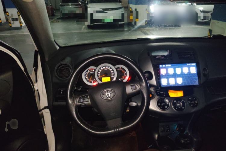 Used Toyota RAV4 2013 Special Edition 2.4L Automatic 4x4 Prestige Steering Wheel