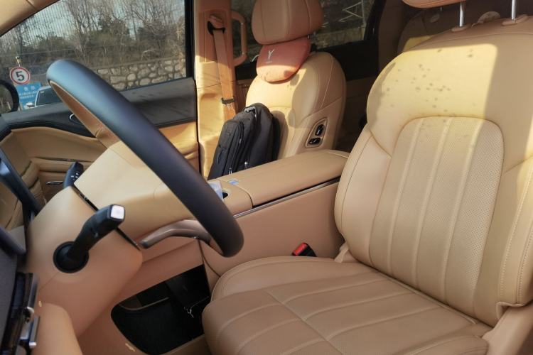 Used VOYAH Dream 2025 PHEV Four-Wheel Drive Excellence Kunpeng Edition
