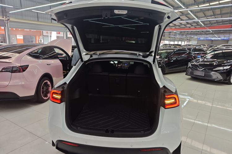Used Tesla Model Y 2022 Rear-Wheel-Drive Version Trunk