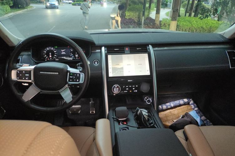 Used Land Rover Discovery 2023 Updated Version 360 PS Metropolitan Edition