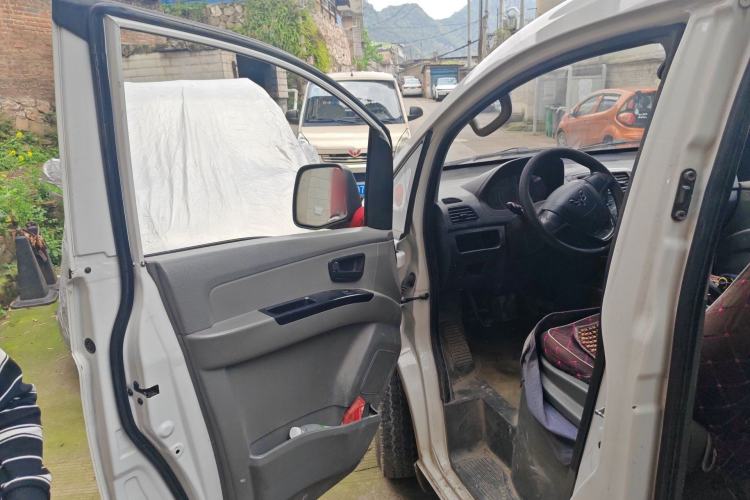 Used Wuling Zhengcheng 2015 1.8L Comfort Model LJ479QE2 Driver Seat