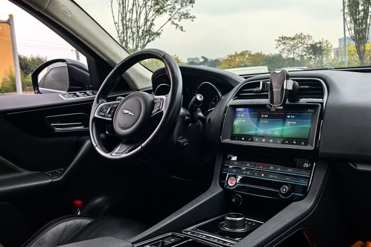 Used Jaguar F-PACE 2020 2.0T Urban Deluxe Edition
