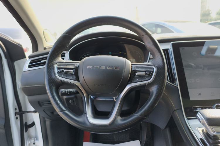 Used Roewe i6 MAX 2020 300TGI Automatic Supreme Edition with Cool Sunroof and Advanced Driving Features