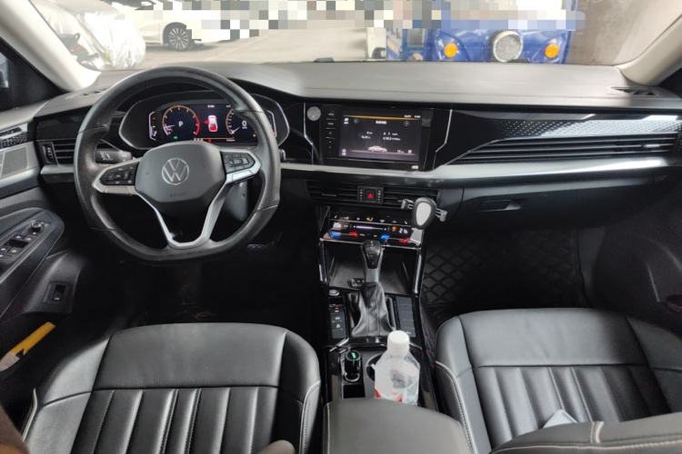 Used Volkswagen Passat 2022 330TSI Starry Elite Edition Center Console