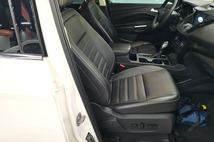 Used Ford Kuga 2018 EcoBoost 180 Two-Wheel-Drive Luxury Wing Edition Right Front Seat