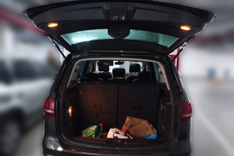 Used Volkswagen Sharan 2013 1.8TSI Comfort Model Euro IV Trunk