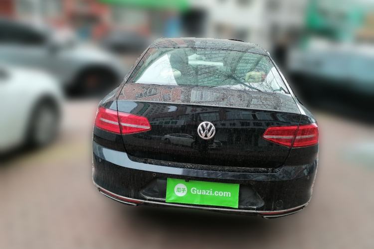 Used Volkswagen Magotan 2017 330TSI DSG Luxury Model Rear