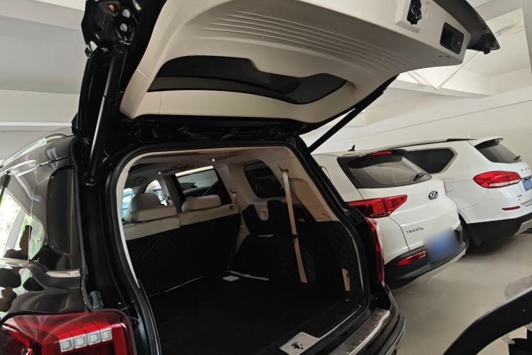 Used GAC Trumpchi GS8 2017 320T Two-Wheel Drive Luxury Smart Connectivity Version (7 Seats)
