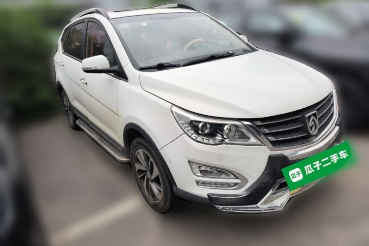 Used Baojun 560 2016 1.8L iAMT Luxury Model Front Right 45 Deg