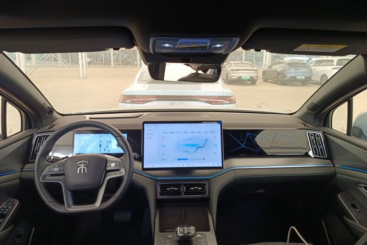 Used BYD Song L DM-i 2025 Intelligent Driving Version 160 km Beyond-Range Type Center Console