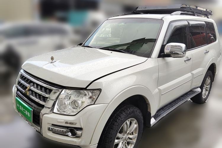 Used Mitsubishi Pajero 2019 V97 3.8L 5-Door GLS Sunroof Dual Differential – Middle East