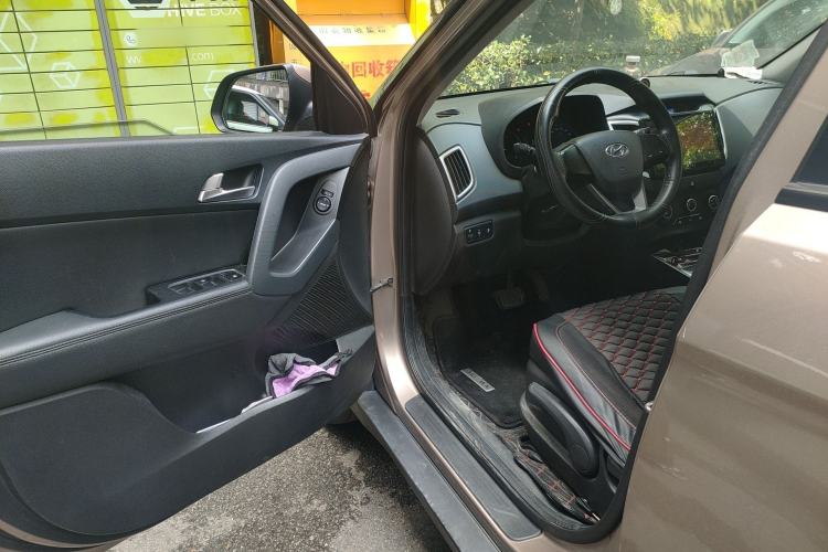 Used Hyundai ix25 2015 1.6L Automatic Two-Wheel Drive Smart GLS Trim Driver Seat