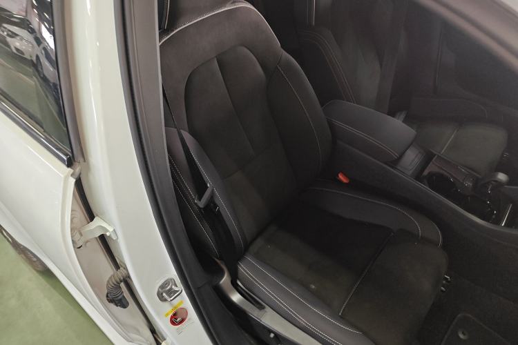 Used Volvo XC40 New Energy 2022 Long-Range Version Right Front Seat