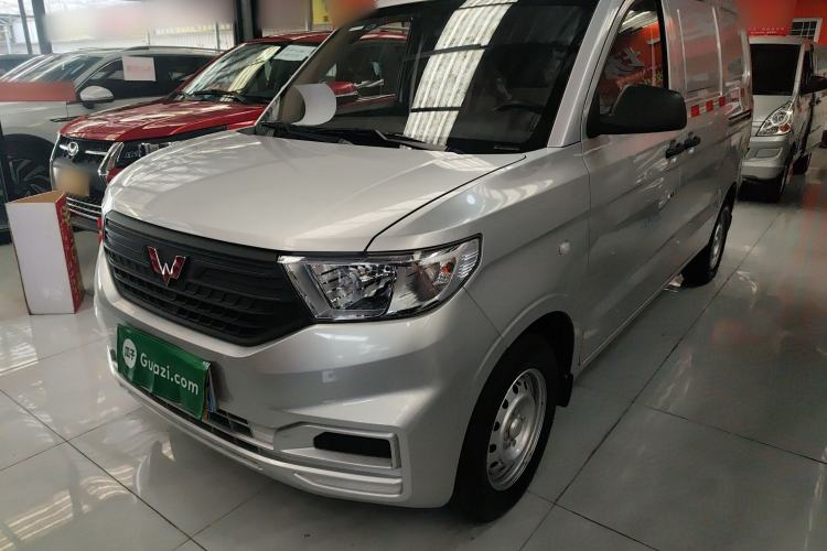 Used Wuling Hongguang V 2022 1.5L Jingqu Edition Enclosed-Window Vehicle with Hydraulic Power Steering LAR