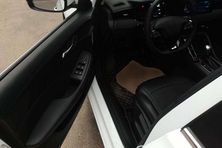 Used Roewe i5 2023 1.5L CVT Luxury Edition