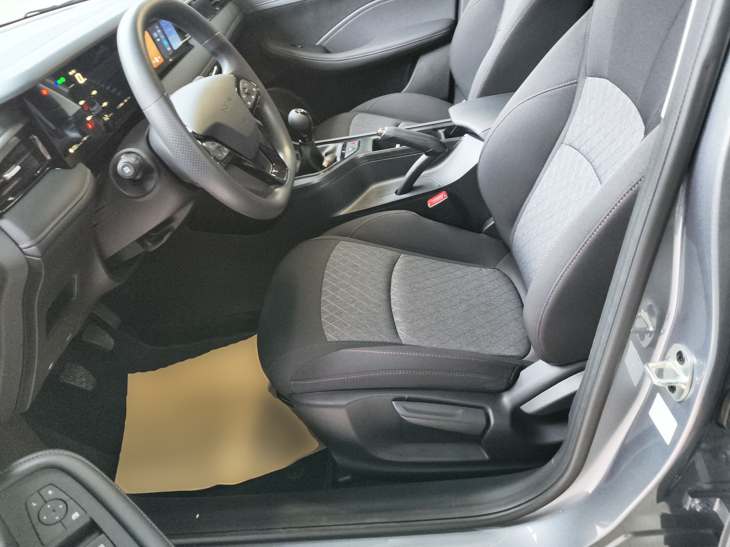 Переднее сиденье в автомобиле