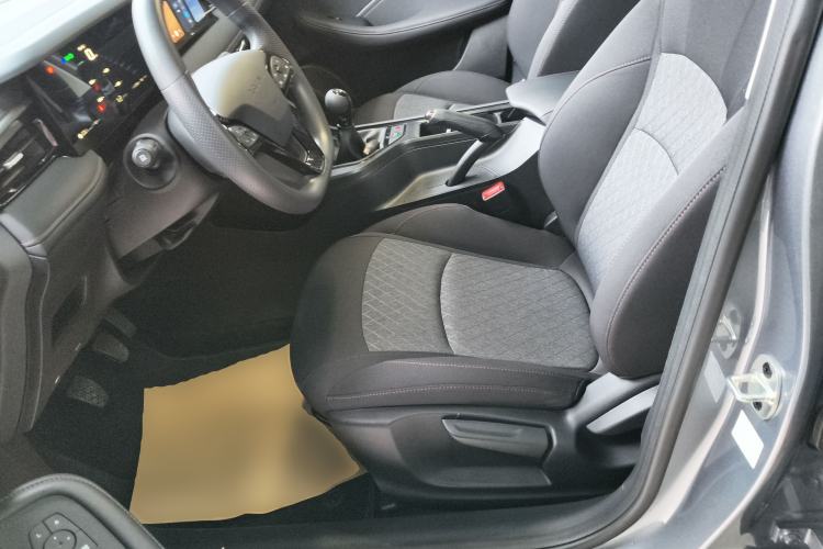 Used Roewe i5 2023 1.5L Manual Comfort Edition