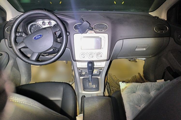 Used Ford Focus 2012 Hatchback Classic 1.8L Automatic Base Model Center Console