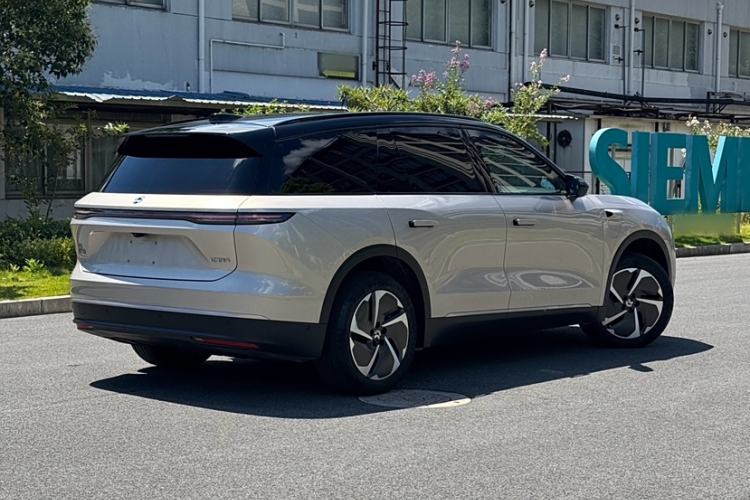 Used Nio ES8 2023 75 kWh Executive Edition
