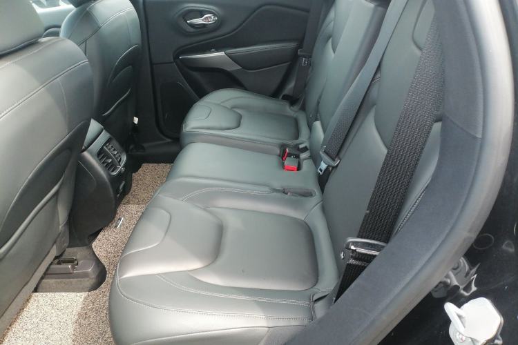 Used Jeep Cherokee 2019 2.0T Four-Wheel Drive Exclusive Edition China V
