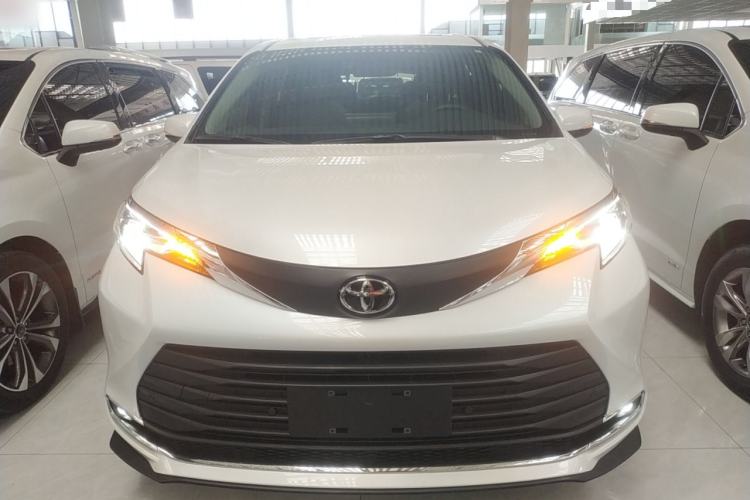 Used Toyota SIENNA 2026 Model 2.5L Dual-Engine Two-Wheel-Drive Comfort Edition Front