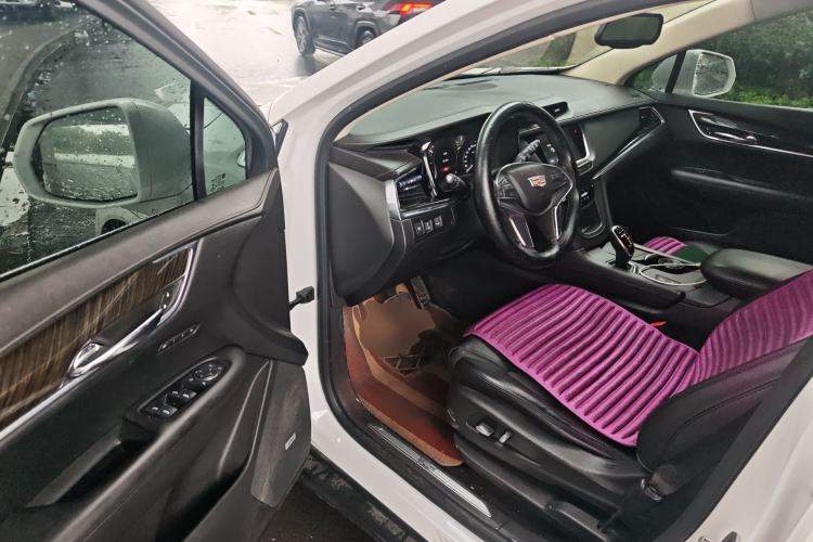 Used Cadillac XT5 2018 25T Luxury Model Driver Seat