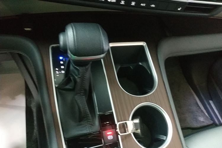 Used Toyota Granvia 2023 2.5L Hybrid Prestige PLUS Edition
