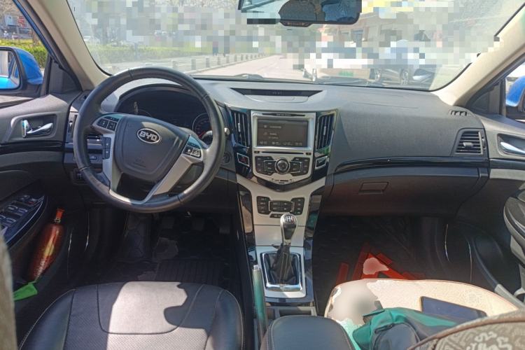 Used BYD Surui 2013 1.5L Manual Luxury Model Center Console