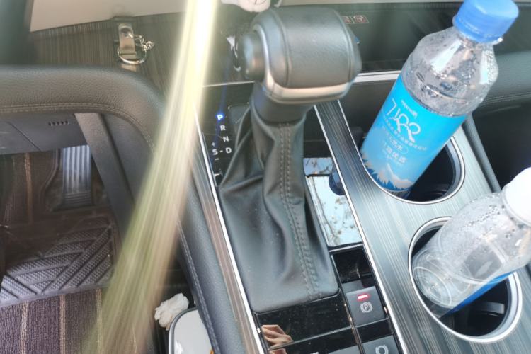 Used Toyota Granvia 2022 2.5L Hybrid Flagship Edition
