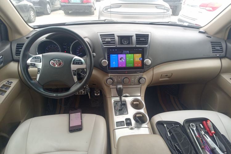 Used Toyota Highlander 2012 2.7L 2WD 5-Seater Elite Edition Center Console