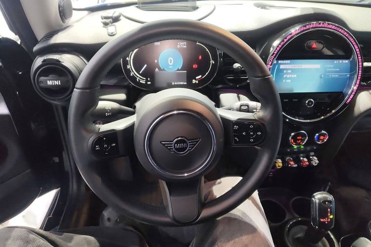 Used MINI MINI 2023 1.5T COOPER Artist
