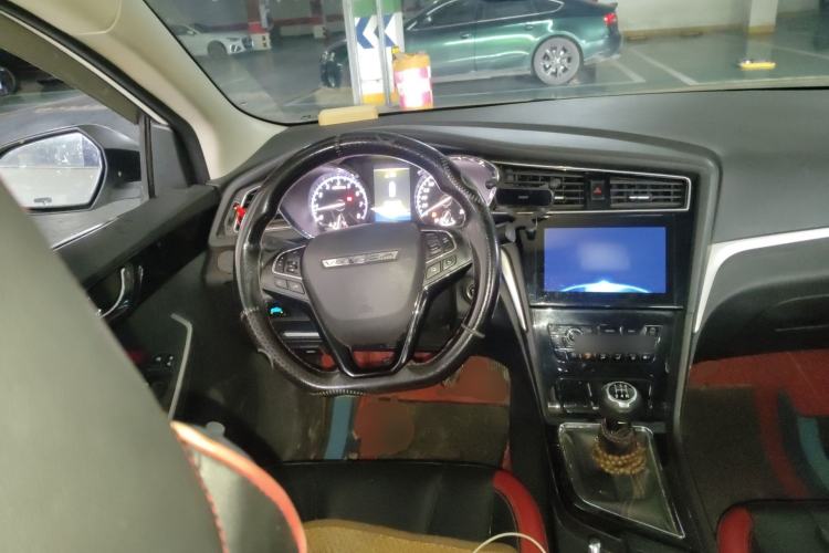 Used Venucia D60 2019 100 000 Glory 1.6L XL Manual Chenku Edition China VI Steering Wheel