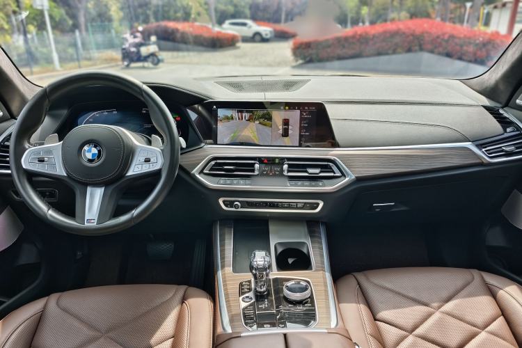 Used BMW X5 2022 Restyled xDrive 40Li M Sport Package Interior 1