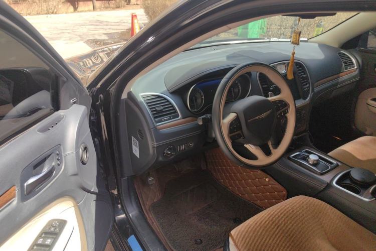 Used Chrysler 300C 2016 3.0L Supreme Edition