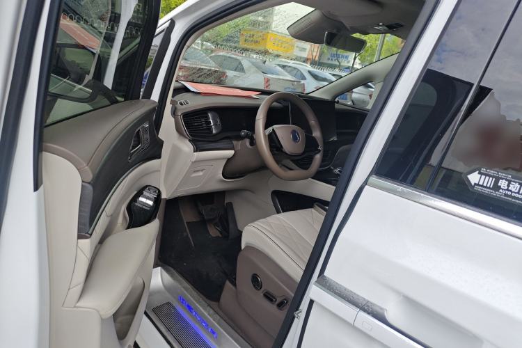 Used Denza D9 2022 DM-i 970 Four-Wheel Drive Prestige Model Left Front Seat