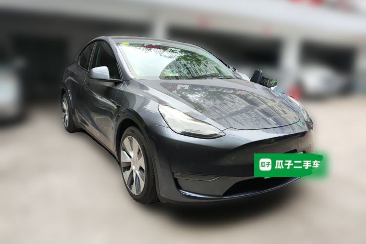 Used Tesla Model Y 2021 Long-Range All-Wheel-Drive Version Front Right 45 Deg