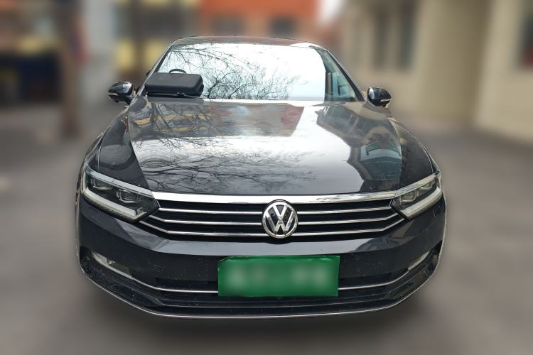 Used Volkswagen Magotan 2017 330TSI DSG Luxury Model Front