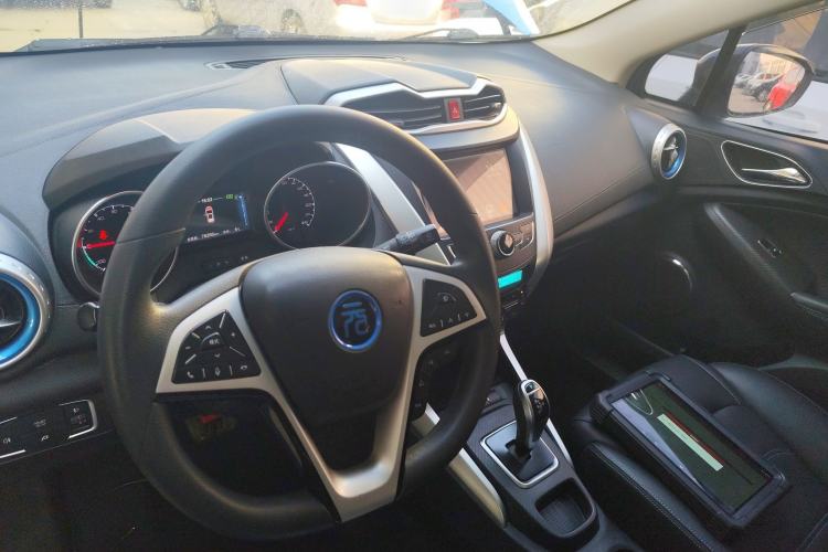 Used BYD Yuan New Energy 2018 EV360 Smart Connect Cool Edition Center Console