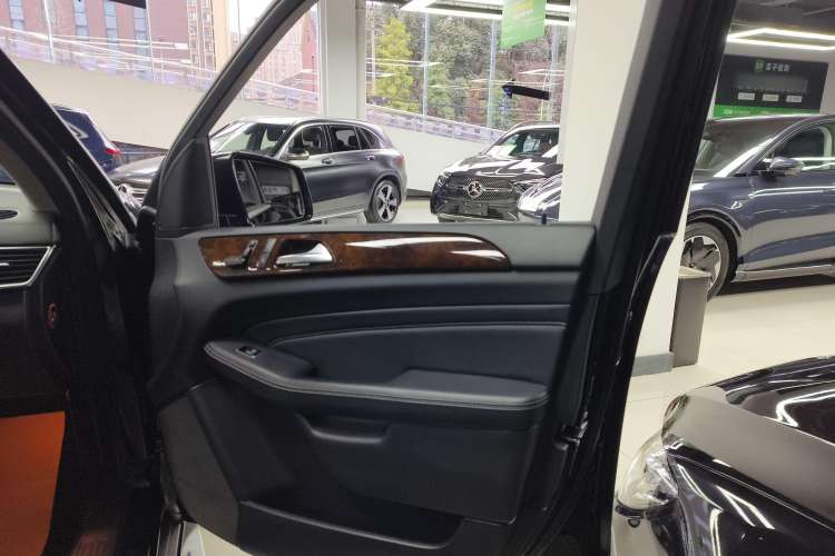 Used Mercedes-Benz M-Class 2014 ML 400 4MATIC Dynamic Model