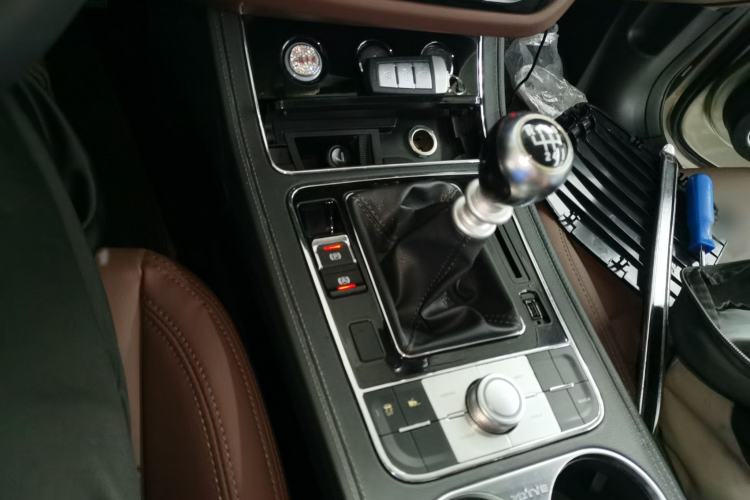 Used Zotye T600 2016 Sport Edition 1.5T Manual Prestige Model Gear Lever